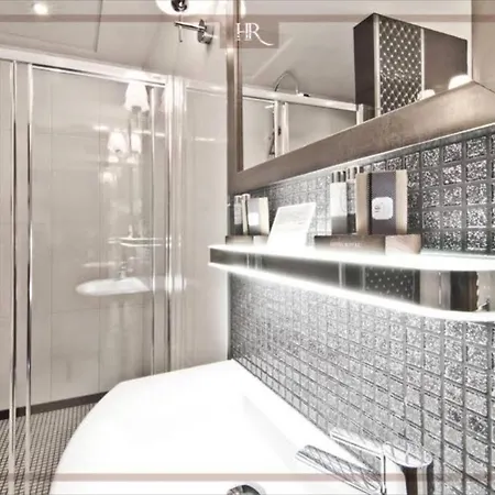 Royal By Wow Homes ホテル