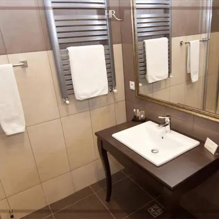 Royal By Wow Homes Hotell *