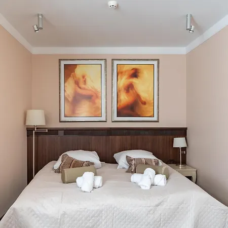 Royal By Wow Homes Hotell