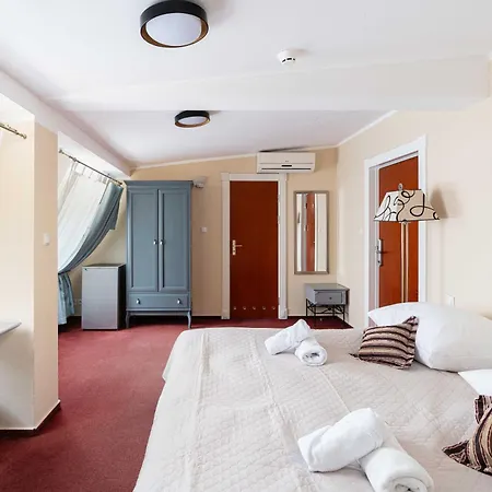 Royal By Wow Homes Hotell Poznań